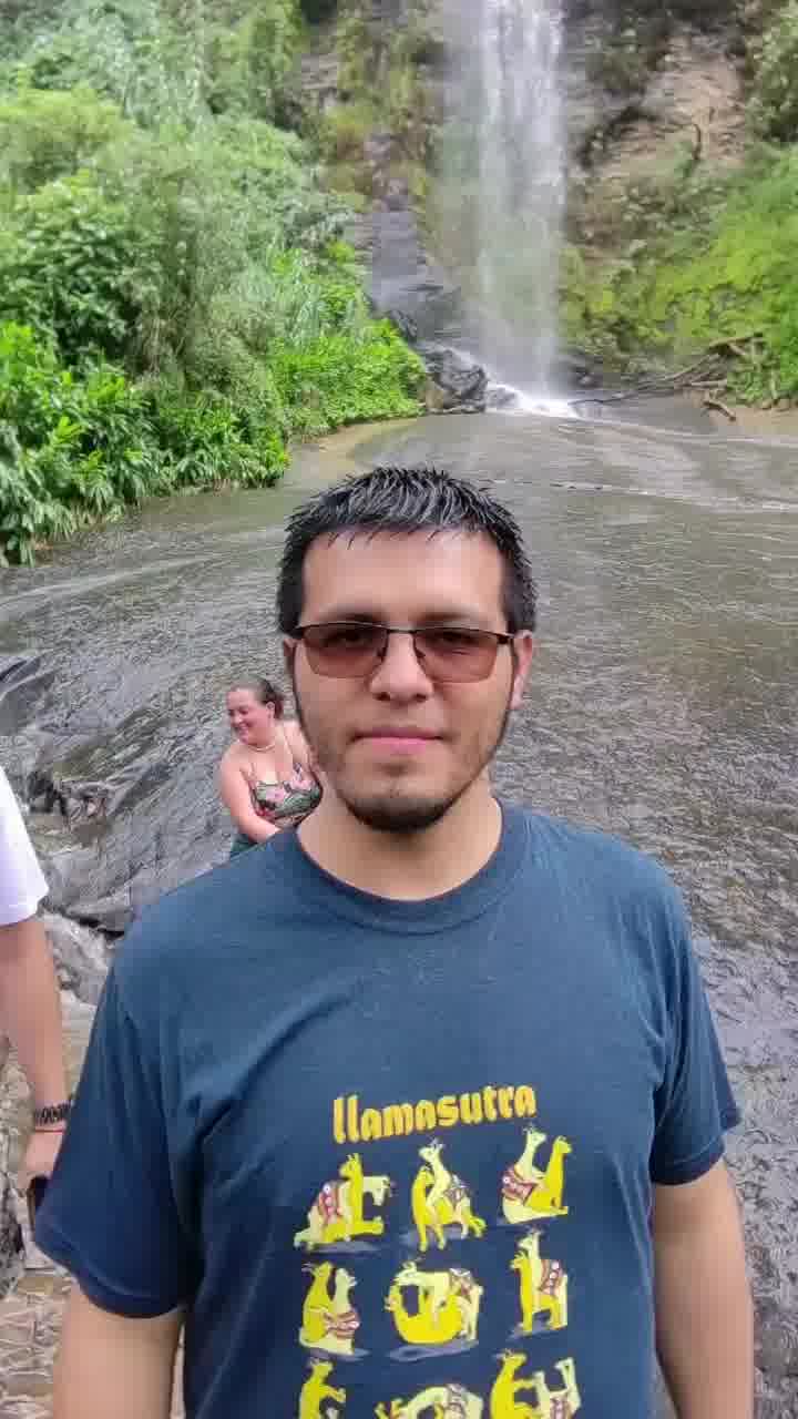 עיניים רק על הבחור בלבן: נכון שהיה רחפן, אבל הלך האייפון