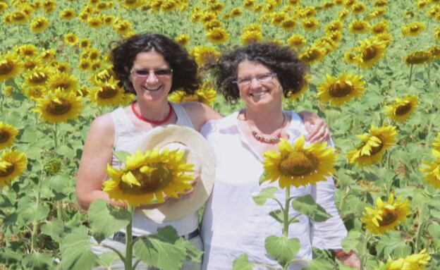 שושן הרן עם אחותה לילך לפני הטבח