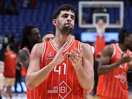 ערב לא קל להפועל ת“א (צילום: אלן שיבר)