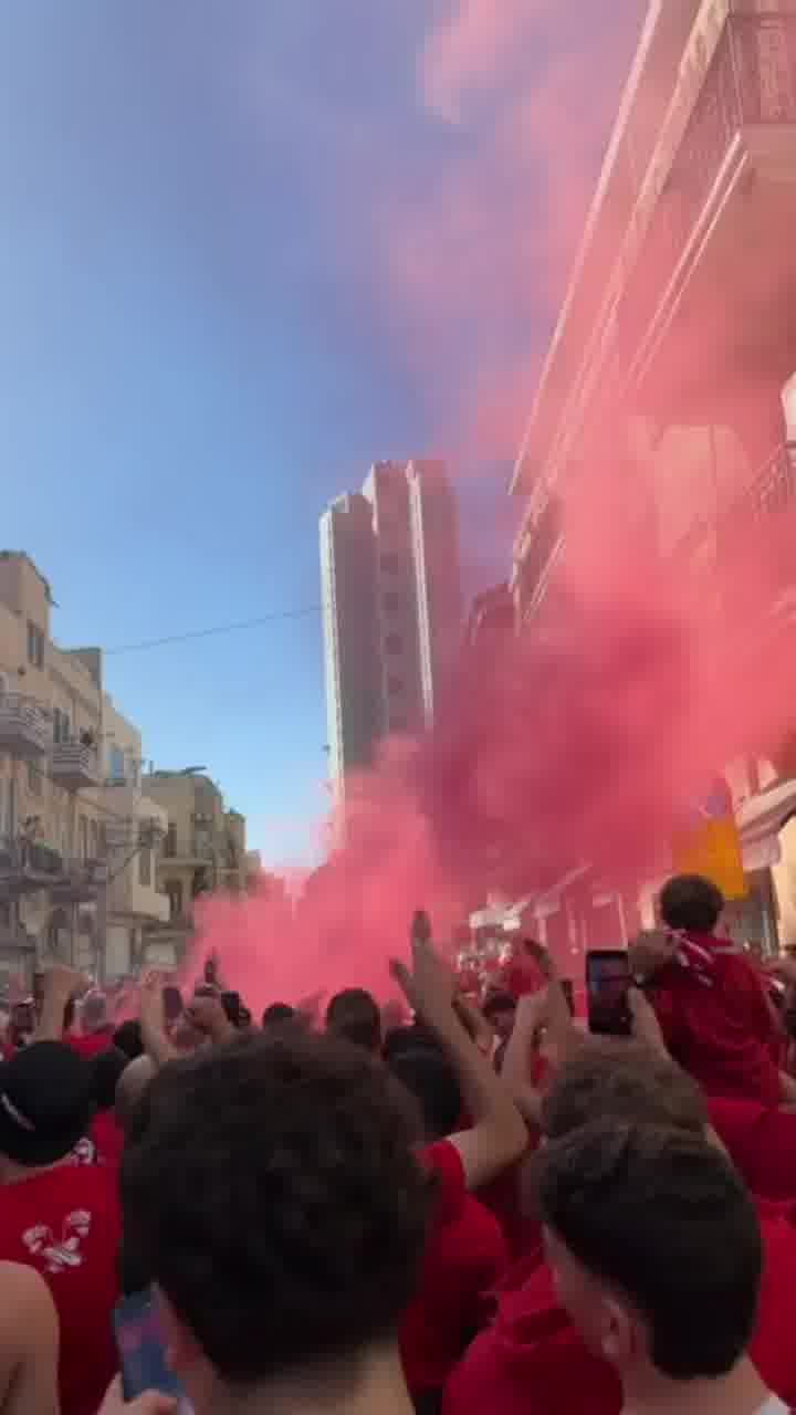 ארגנטינה זה כאן: אחרי הניצחון בדרבי, אוהדי הפועל ת"א חוגגים לפני המשחק נגד מכבי נתניה