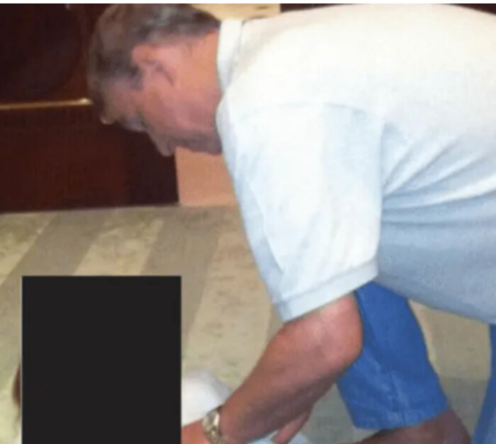 אנדרו מעל האישה אנדרו מעל האישה