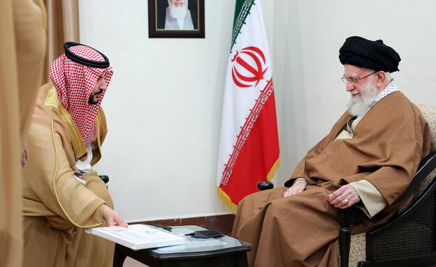 ח'אמנאי וח'אלד בן סלמאן (צילום: רויטרס)