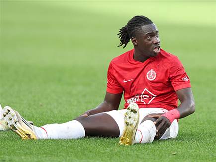 דניאל דאפה נשאר עם “כמעט“ (אלן שיבר) (צילום: ספורט 5)