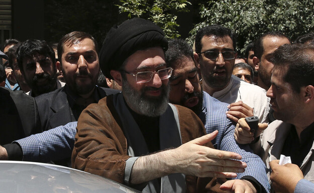 מוג'תבא חמינאי בעצרת אנטי ישראלית בטהרן