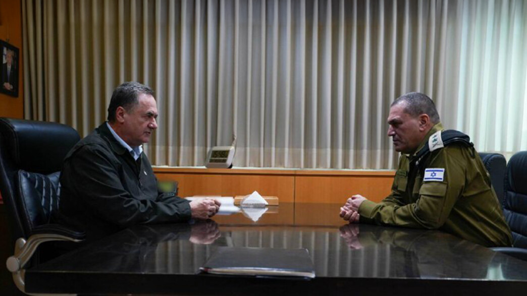 שר הביטחון ישראל כ"ץ בפגישת עבודה עם הרמטכ"ל אייל שר הביטחון ישראל כ"ץ בפגישת עבודה עם הרמטכ"ל אייל
