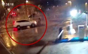 תיעוד תאונת הפגע וברח בת"א (צילום: מתוך מצלמות אבטחה של חניון הסמוך לזירה)