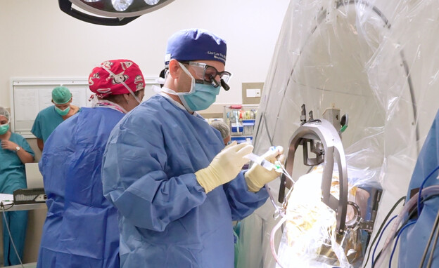 רופאי רמב"ם - גירוי עמוק ל-OCD. סכיזופרניה הבאה בת (צילום: רמב"ם) רופאי רמב"ם - גירוי עמוק ל-OCD. סכיזופרניה הבאה בת (צילום: רמב"ם)