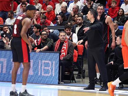 ינאי ישב תחילה ליד הספסל של ירושלים (אלן שיבר)