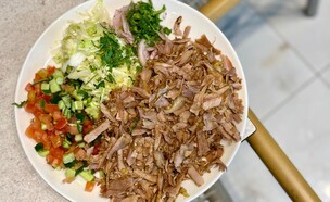 אורפה. שווארמה חדשה בנתניה (צילום: לין לוי, mako אוכל)