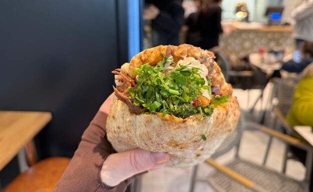 פיתה ארוזה היטב. אורפה נתניה