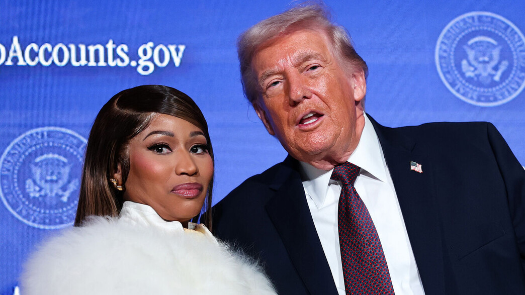 ניקי מינאז', דונלד טראמפ ניקי מינאז', דונלד טראמפ