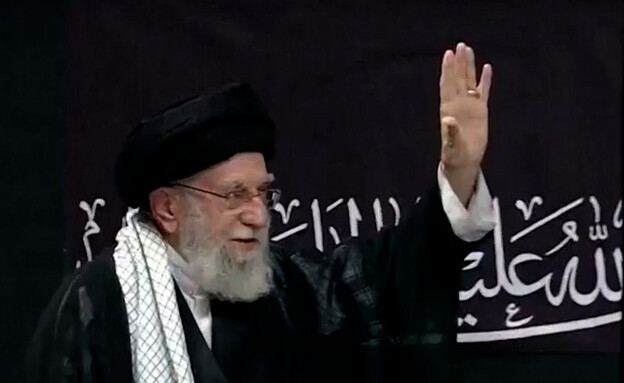 המצב הכלכלי יוביל לנפילת המשטר באיראן? 