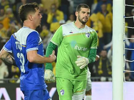 ק“ש מסובכת בתחתית (צילום: ברני ארדוב)