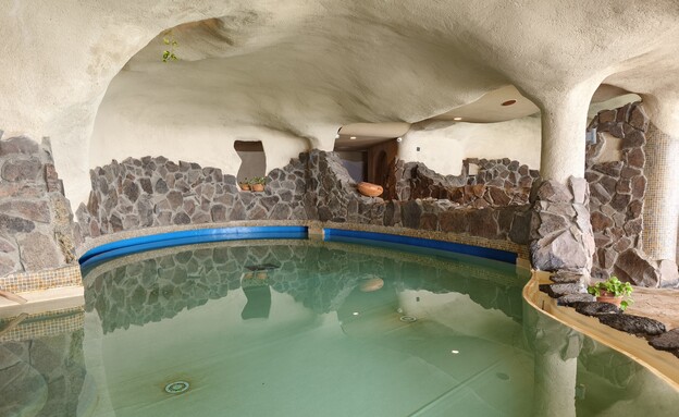 רוח על המים