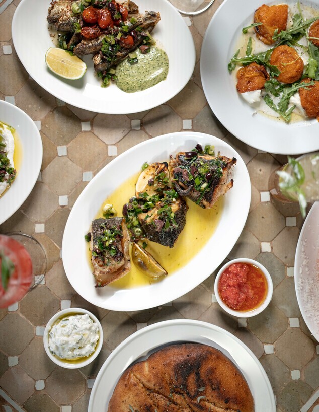 יווני אבל קצת אחר. לאגוס עין גב