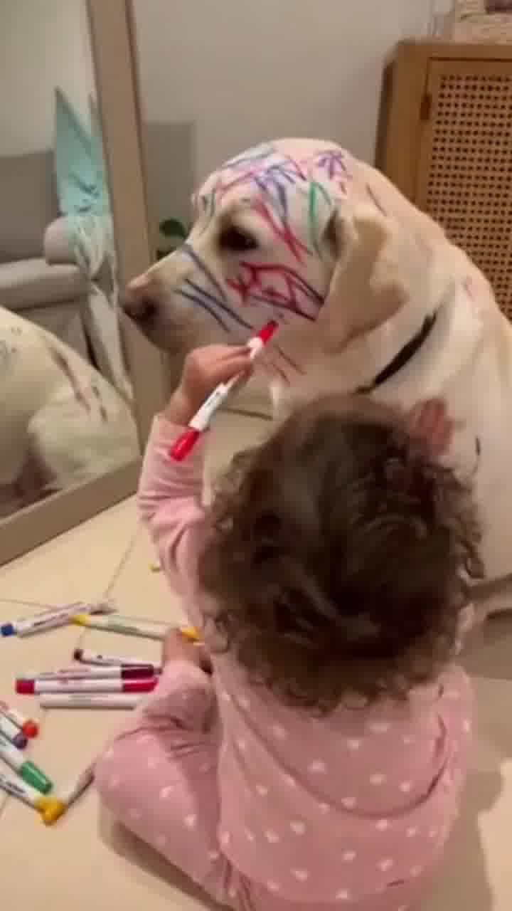 אמא, איזה יפה הציור שעשיתי על הכלב נכון?