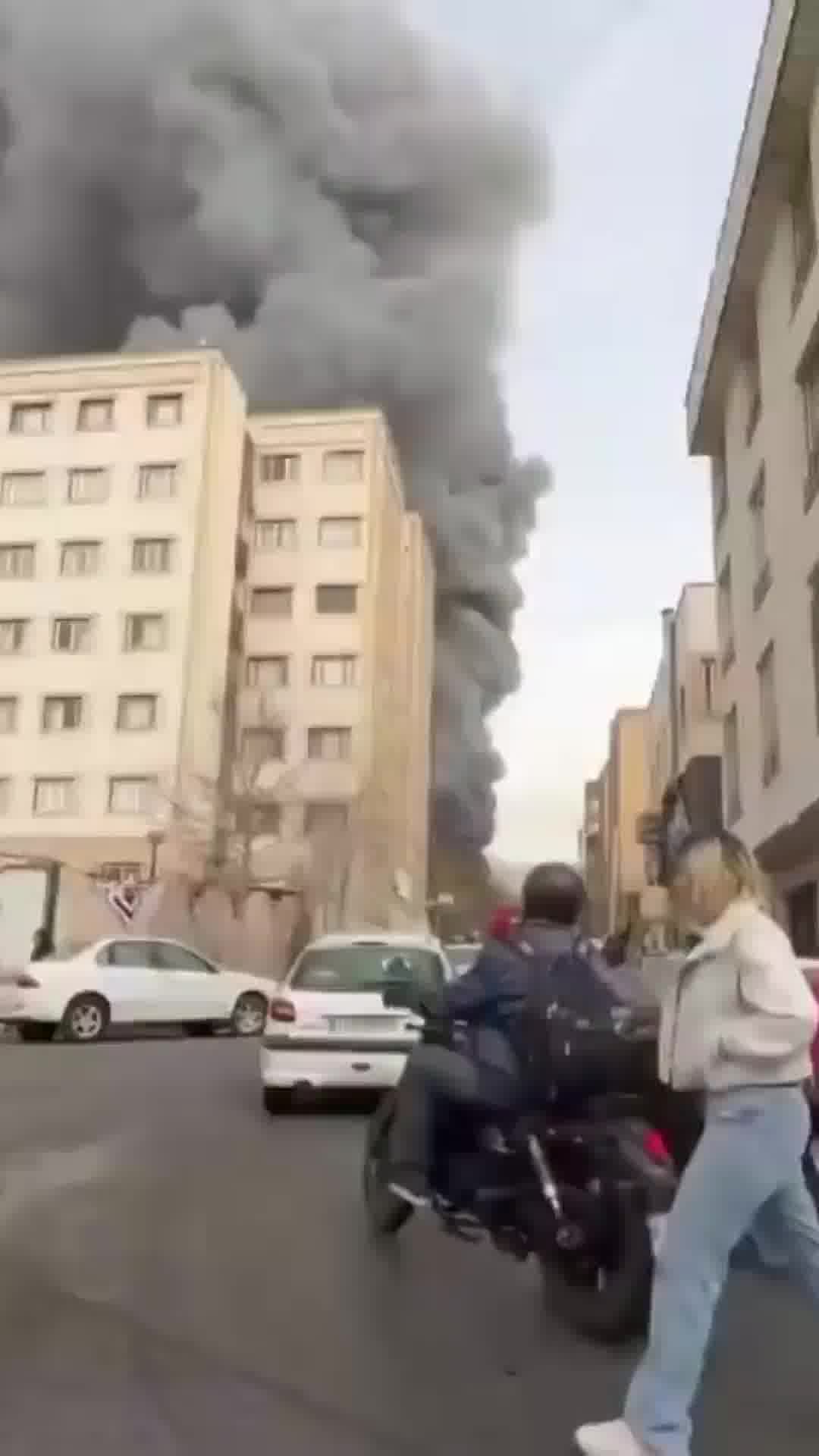 דיווח על פיצוץ שנשמע באזור השוק בטהרן