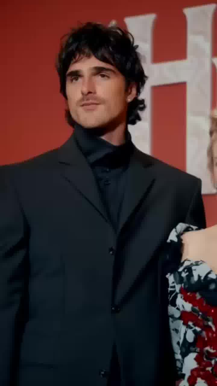 מרגו רובי וג'ייקוב אלורדי השיקו אמש בפריז את הסרט החדש בכיכובם, "אנקת גבהים"