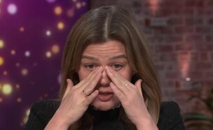 קלי קלרקסון (צילום: The Kelly Clarkson Show, Youtube)