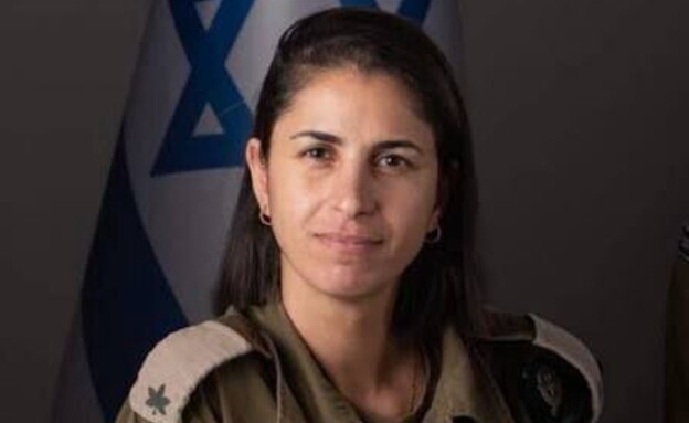 אלה ואויה, "קפטן אלה"