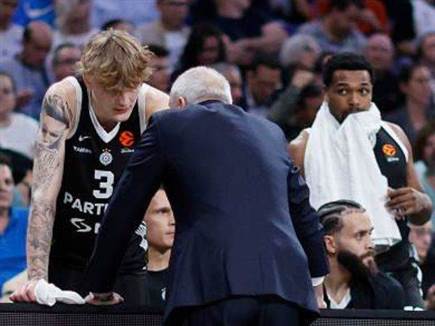 מורינן ואוברדוביץ`. חוויה (OSCAR DEL POZO/AFP via Getty Images) (צילום: ספורט 5)