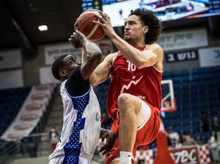 אלבי היה חם מהפתיחה (עודד קרני)