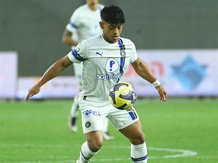 אנדרדה. עמדתו הטבעית (ברני ארדוב) (צילום: ספורט 5)