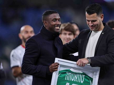 המשחק נפתח בטקס לטוואטחה (מאור אלקסלסי)