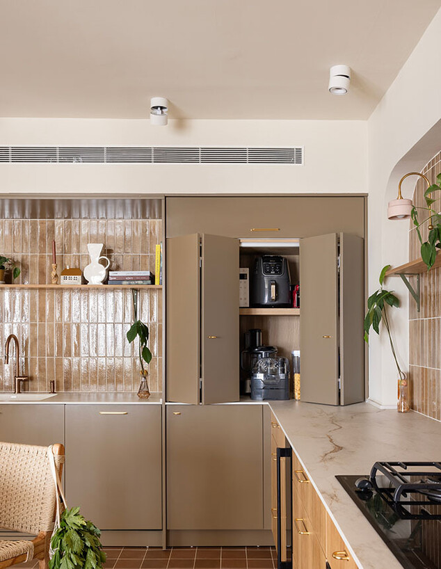 דירת הרופאים בראשלצ מטבח עיצוב ורד בונפיליולי 