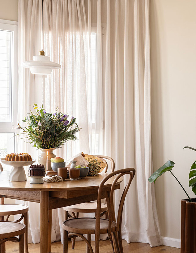 דירת הרופאים בראשלצ פינת אוכל עיצוב ורד בונפיליולי