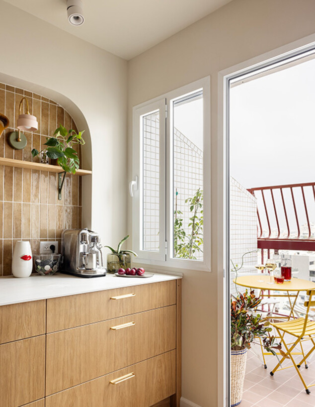 דירת הרופאים בראשלצ מבט למרפסת עיצוב ורד 