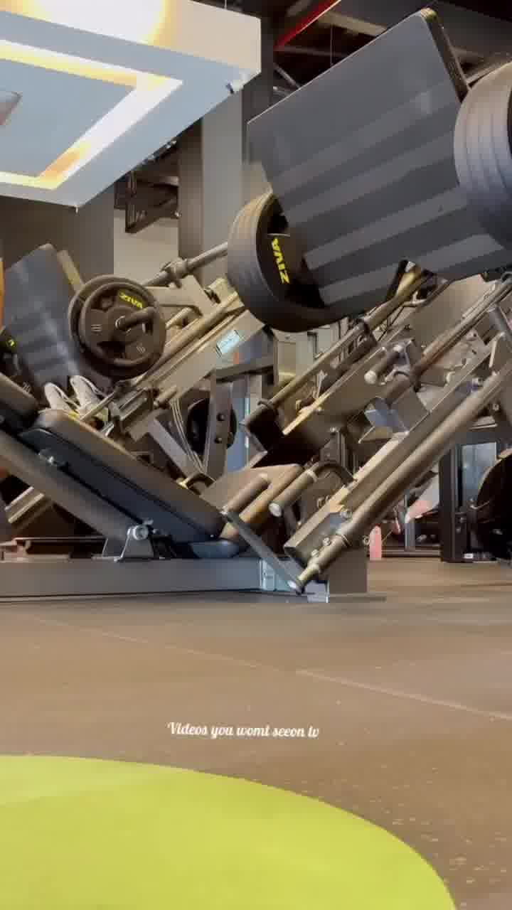 כן אחי, שים 380 קילו במכונה של הלחיצת רגליים. מה כבר יכול להשתבש?