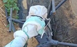 רחפן שנמצא בשטח חקלאי בנאות הכיכר הבוקר (צילום: עופר פטרסבורג)