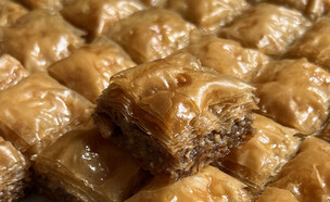 בקלאווה של עדיקוש (צילום: עדי קלינגהופר, mako אוכל)