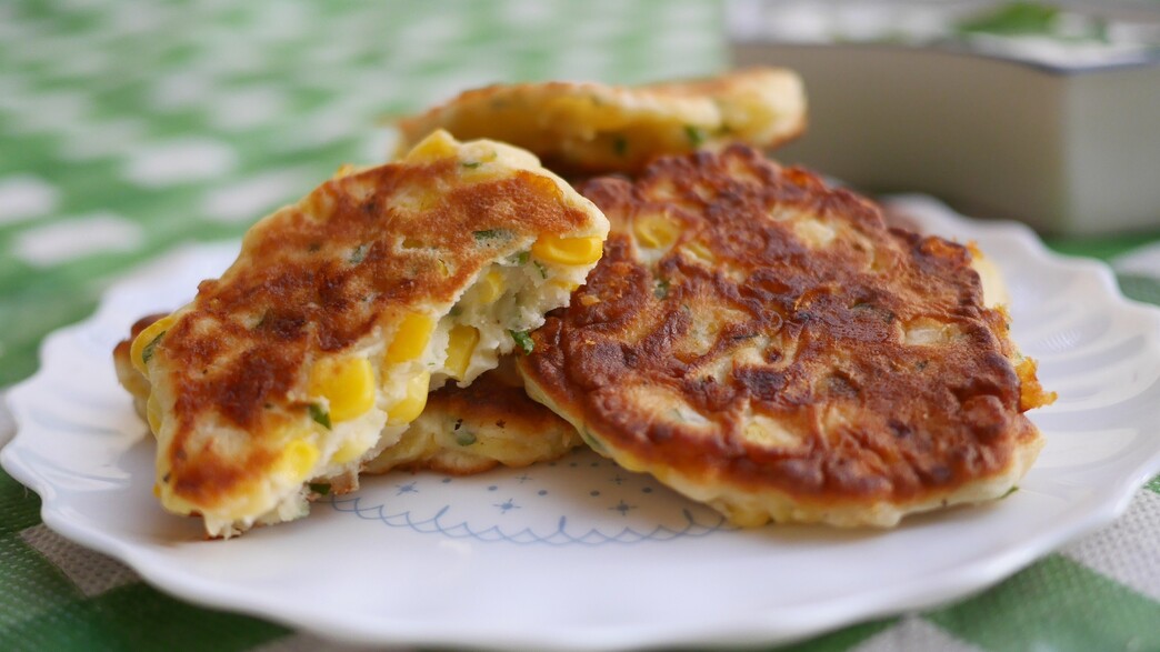 לביבות תירס וגבינה לבנה לביבות תירס וגבינה לבנה