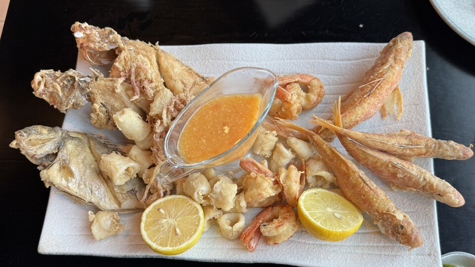 דגי הרייס בשפרעם (צילום: ריטה גולדשטיין, mako אוכל)