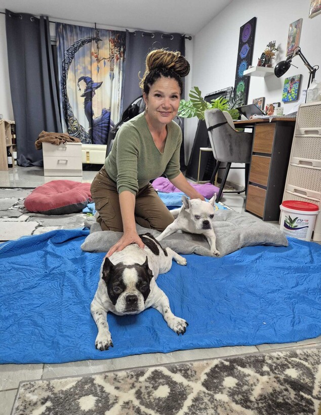 עדן אגם והכלבות