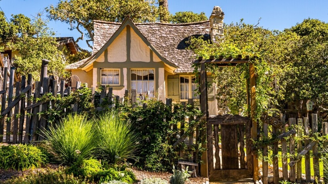 בית מהאגדות בכרמל ביי דה סי