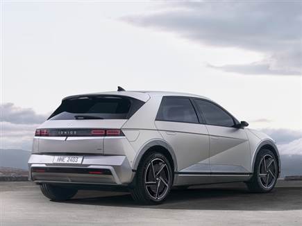 האיוניק 5 חוזרת ומקווה לעשות קאמבק מוצלח עם מחיר שהוזל באופן משמעו (צילום: ספורט 5)