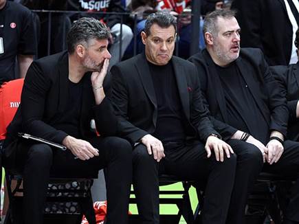 רק לא לספוג? רבע הבלהות של דימיטריס איטודיס