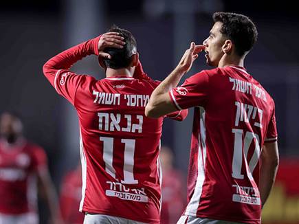 כשהאדומים התקשו לאיים על השער (מאור אלקסלסי)