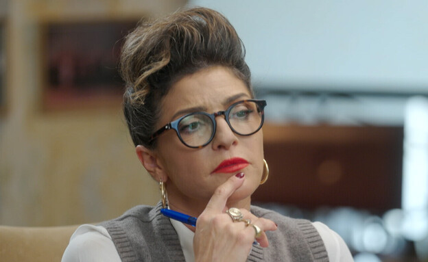 עדי אשכנזי נכנסת בכנסת (צילום: מתוך "עדי אשכנזי נכנסת בכנסת", קשת 12)