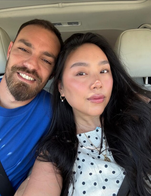 קייסי זפטה ובן זוגה גיא