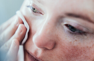 טיפוח עור הפנים (צילום: FRANCK FIFE)