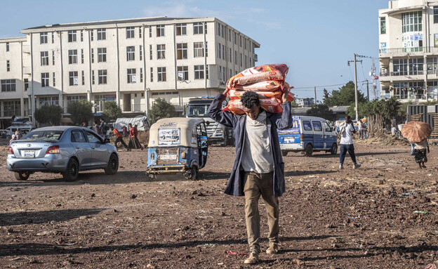 איש טיגראי אתיופיה (צילום: MARCO SIMONCELLI , getty images)