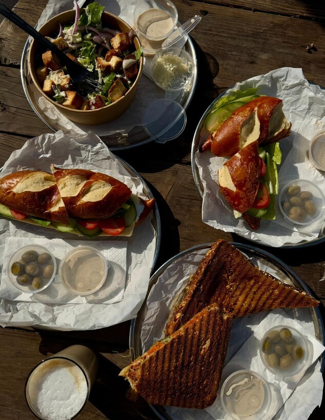 איריסקו, עגלת קפה. לשימוש רק בכתבת עגלות הקפה של לייף סטייל 5.2