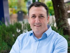 דוקטור רון בטש, רופא אורתופד אונקולוגי 