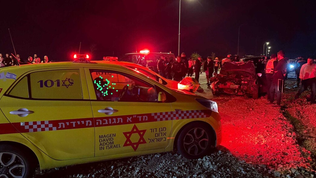 תאונה קשה סמוך לאלעד: צעיר בן 18 נפצע אנוש; 4 נוספים נפצעו, בהם פעוטות
