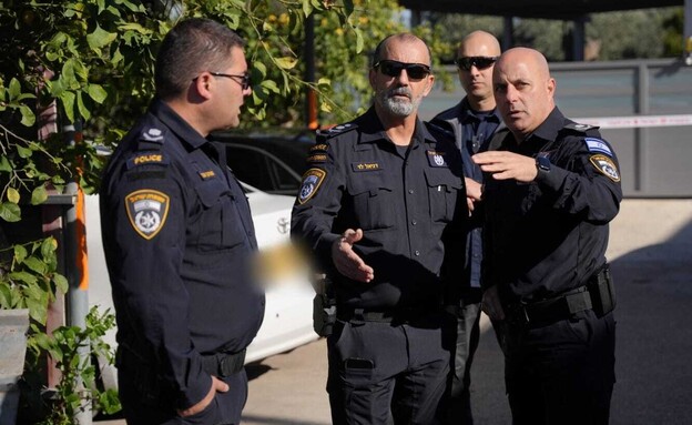 המפכ"ל בזירת הרצח המשולש