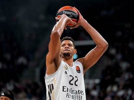 מהסנטרים הבולטים בעשור האחרון. טבארס (GETTY) (צילום: ספורט 5)